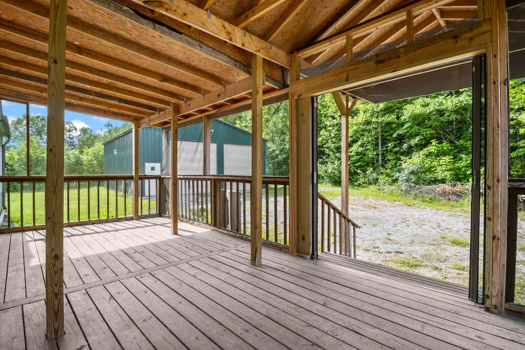 1153 Pawpaw Road Manchester KY 40962