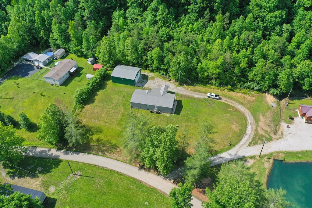 1153 Pawpaw Road Manchester KY 40962