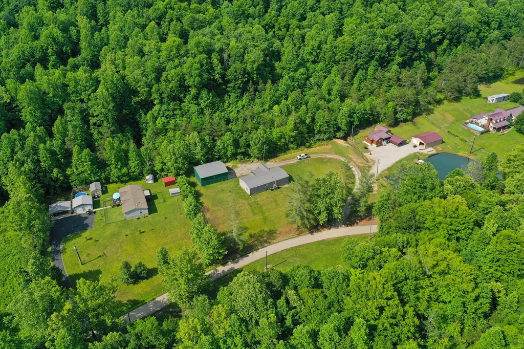 1153 Pawpaw Road Manchester KY 40962