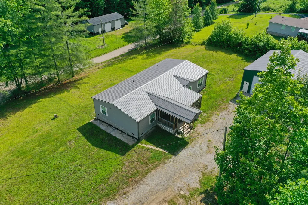 1153 Pawpaw Road Manchester KY 40962