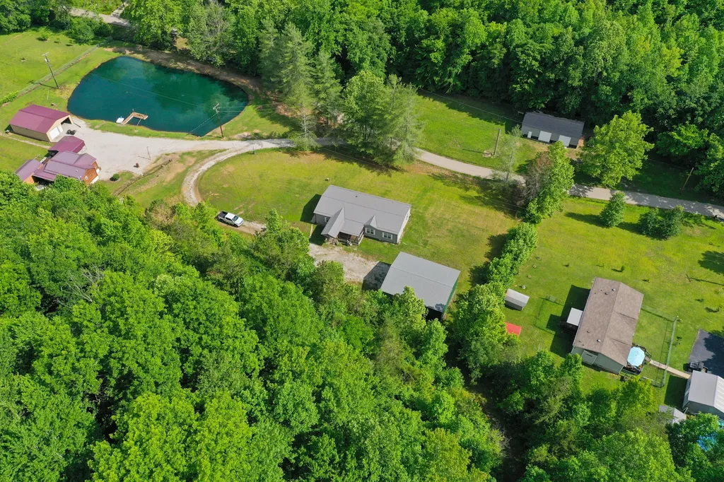 1153 Pawpaw Road Manchester KY 40962