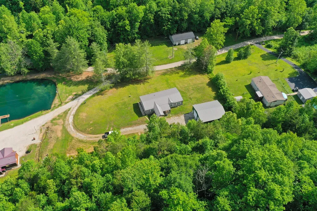 1153 Pawpaw Road Manchester KY 40962