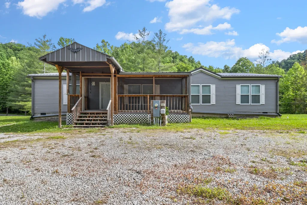 1153 Pawpaw Road Manchester KY 40962