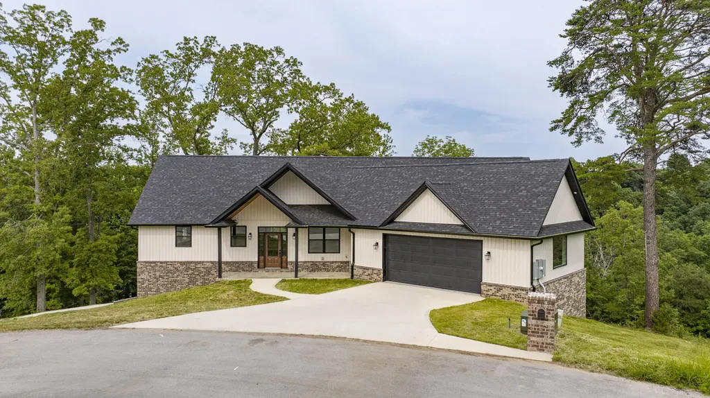 554 Colson Drive Bronston KY 42518