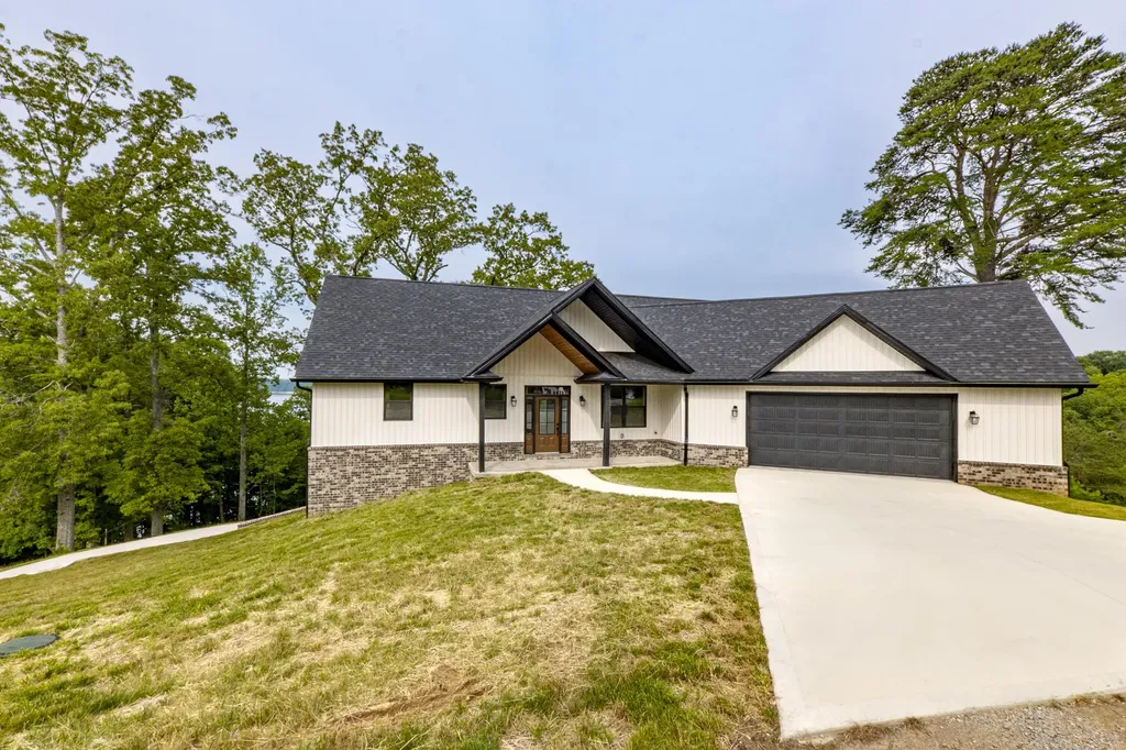 554 Colson Drive Bronston KY 42518