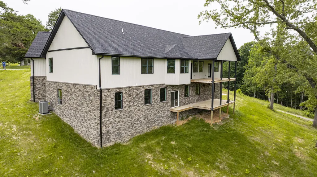 554 Colson Drive Bronston KY 42518