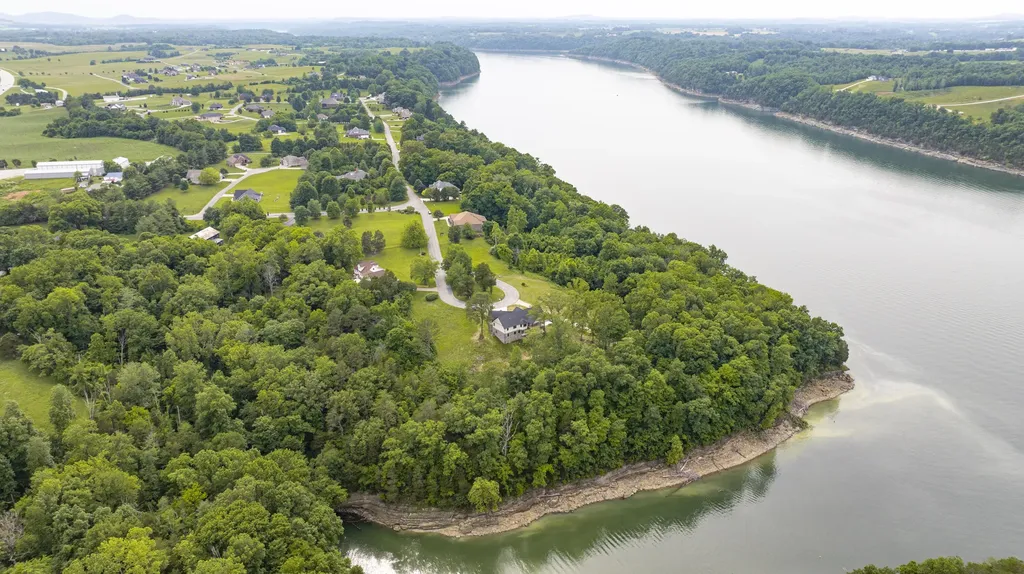 554 Colson Drive Bronston KY 42518