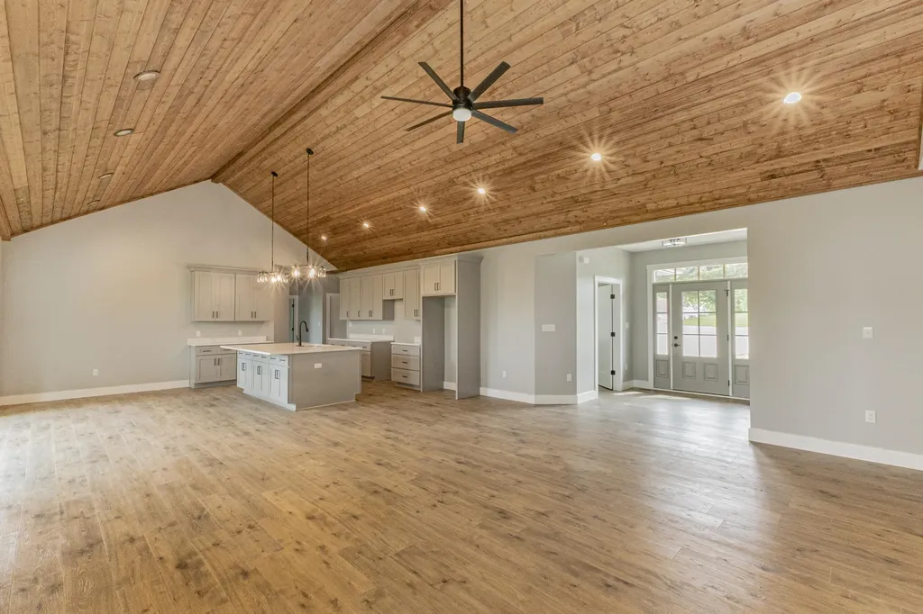 554 Colson Drive Bronston KY 42518