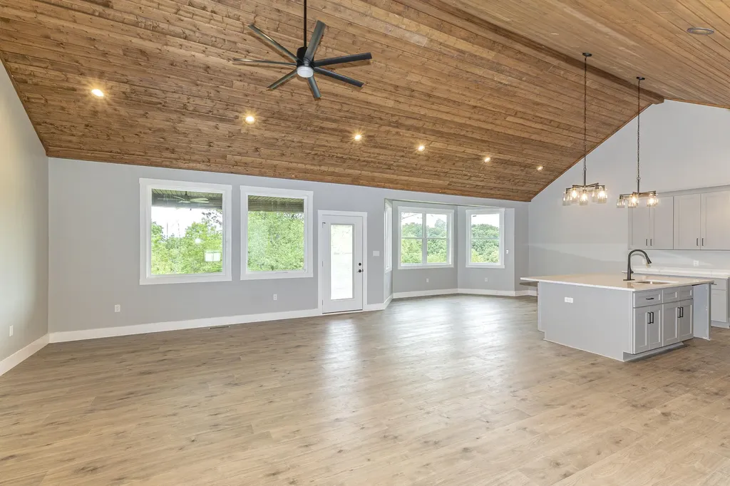 554 Colson Drive Bronston KY 42518