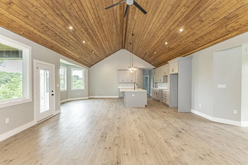 554 Colson Drive Bronston KY 42518