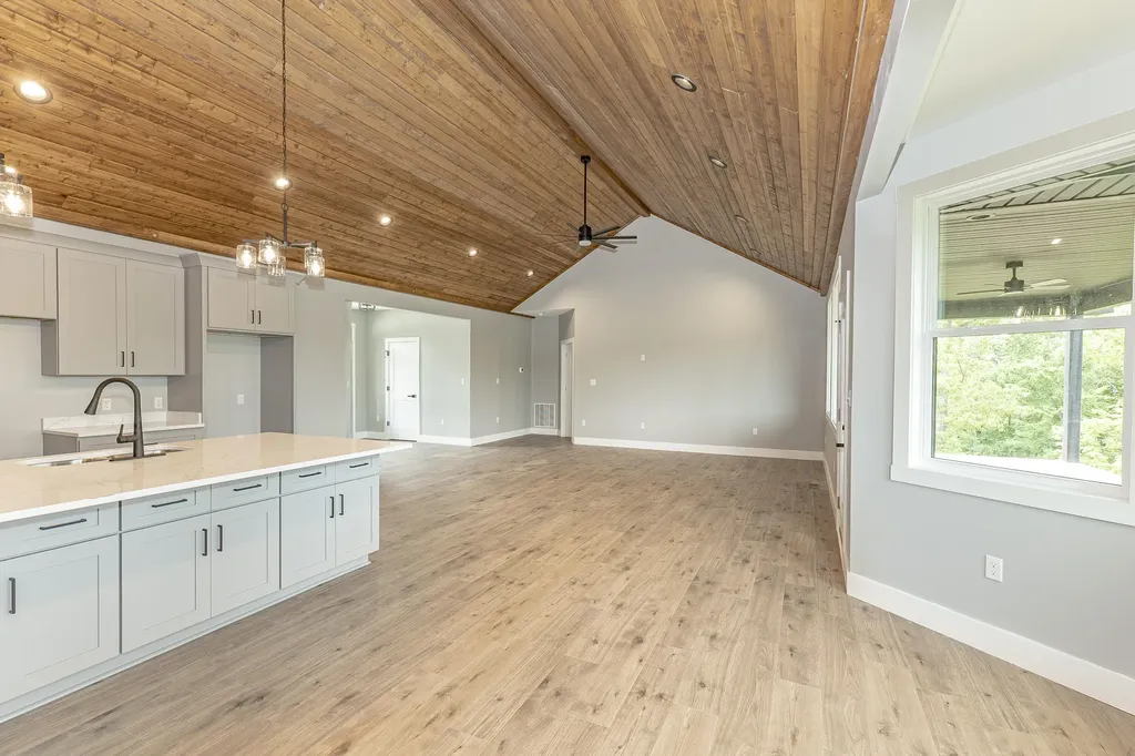 554 Colson Drive Bronston KY 42518
