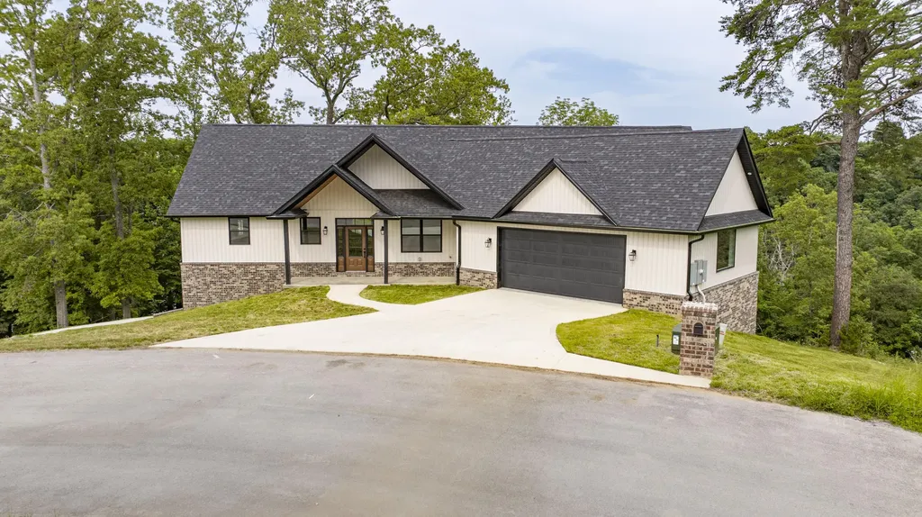 554 Colson Drive Bronston KY 42518