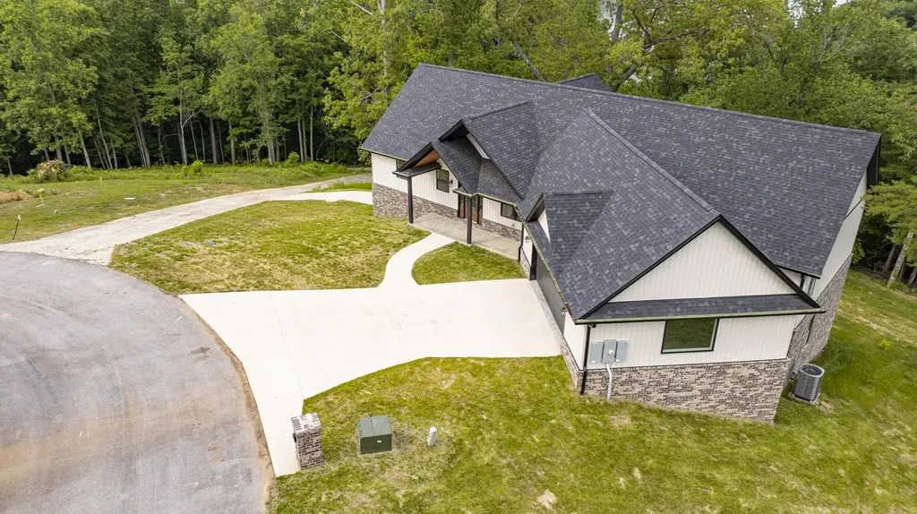 554 Colson Drive Bronston KY 42518