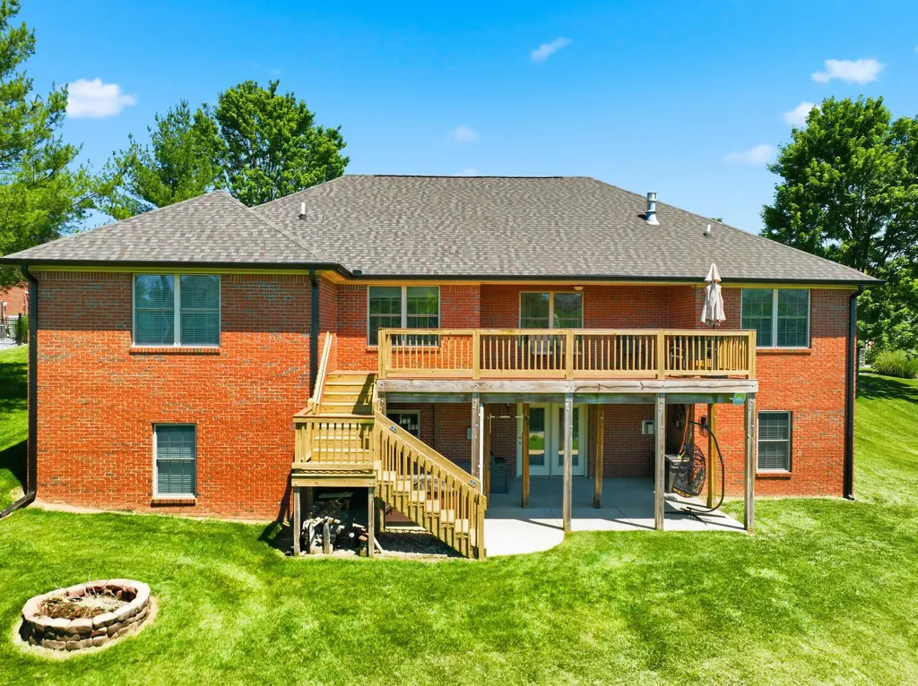 3032 Woodfield Circle Richmond KY 40475