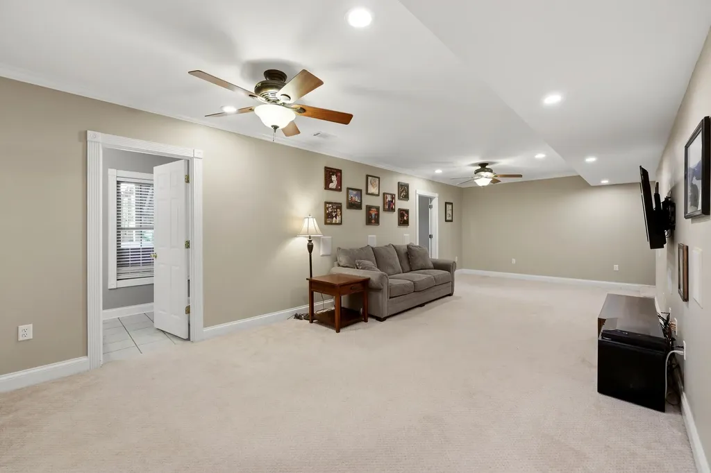 3032 Woodfield Circle Richmond KY 40475