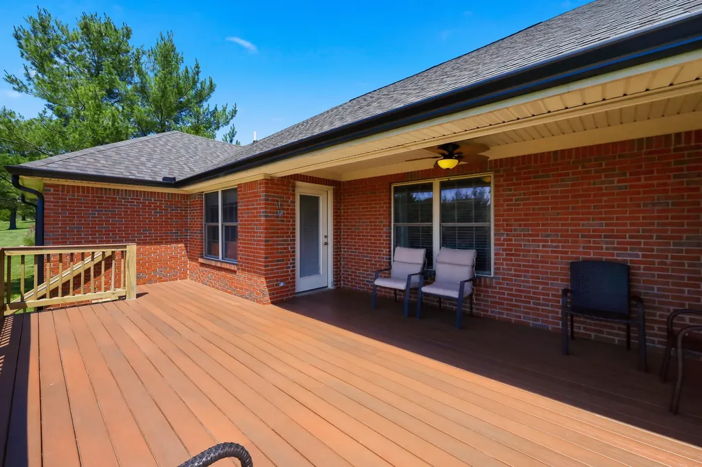 3032 Woodfield Circle Richmond KY 40475