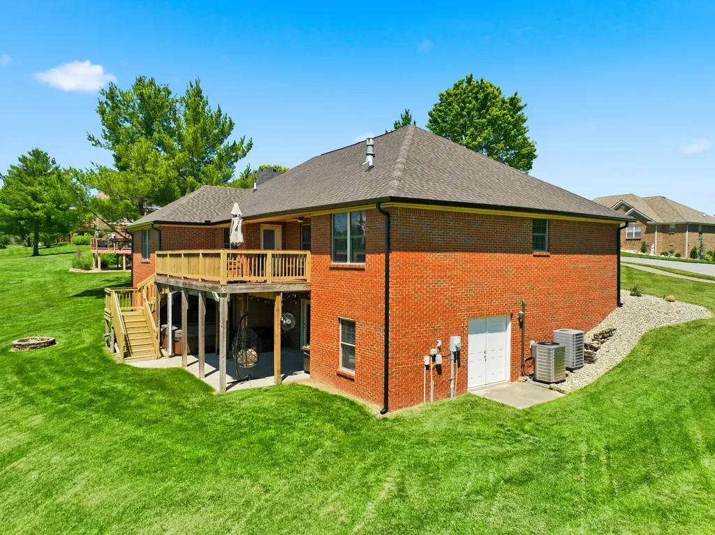 3032 Woodfield Circle Richmond KY 40475