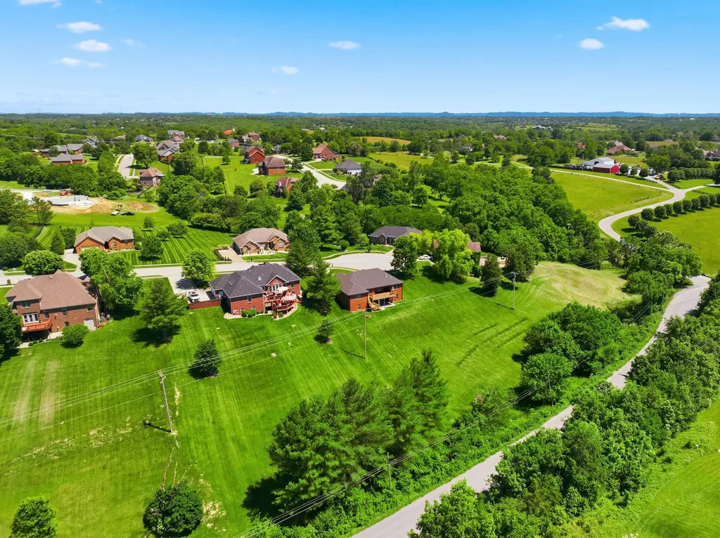 3032 Woodfield Circle Richmond KY 40475