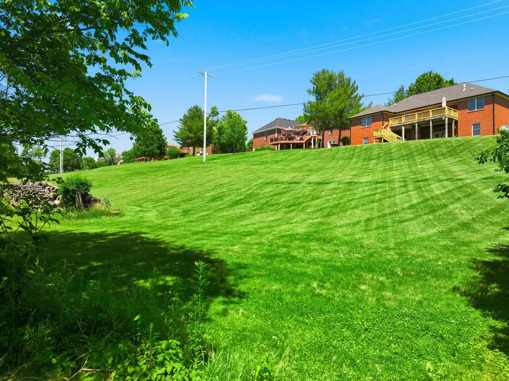 3032 Woodfield Circle Richmond KY 40475
