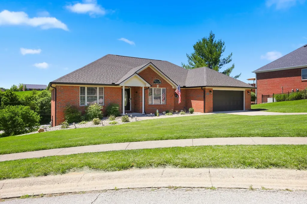 3032 Woodfield Circle Richmond KY 40475