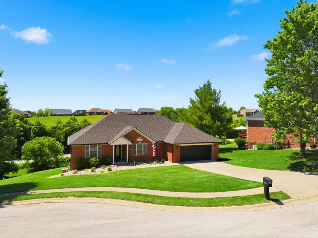 3032 Woodfield Circle Richmond KY 40475