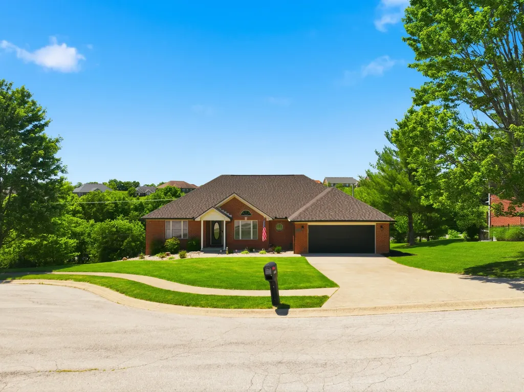 3032 Woodfield Circle Richmond KY 40475