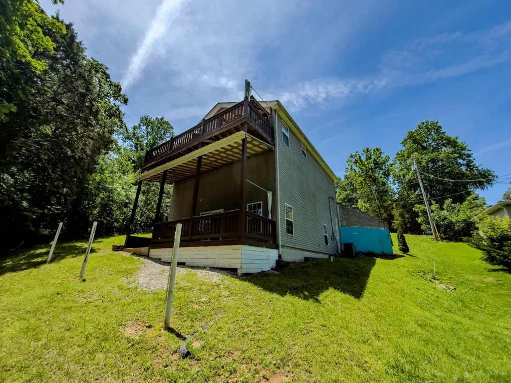 364 Twin Rivers Drive Bronston KY 42518