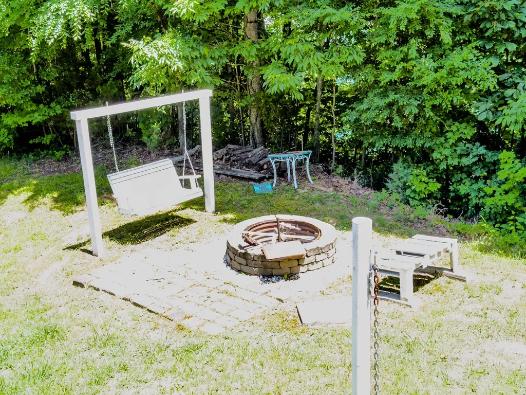 364 Twin Rivers Drive Bronston KY 42518
