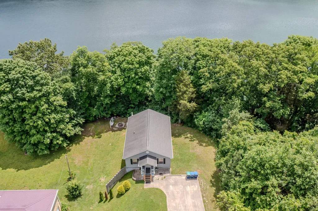 364 Twin Rivers Drive Bronston KY 42518