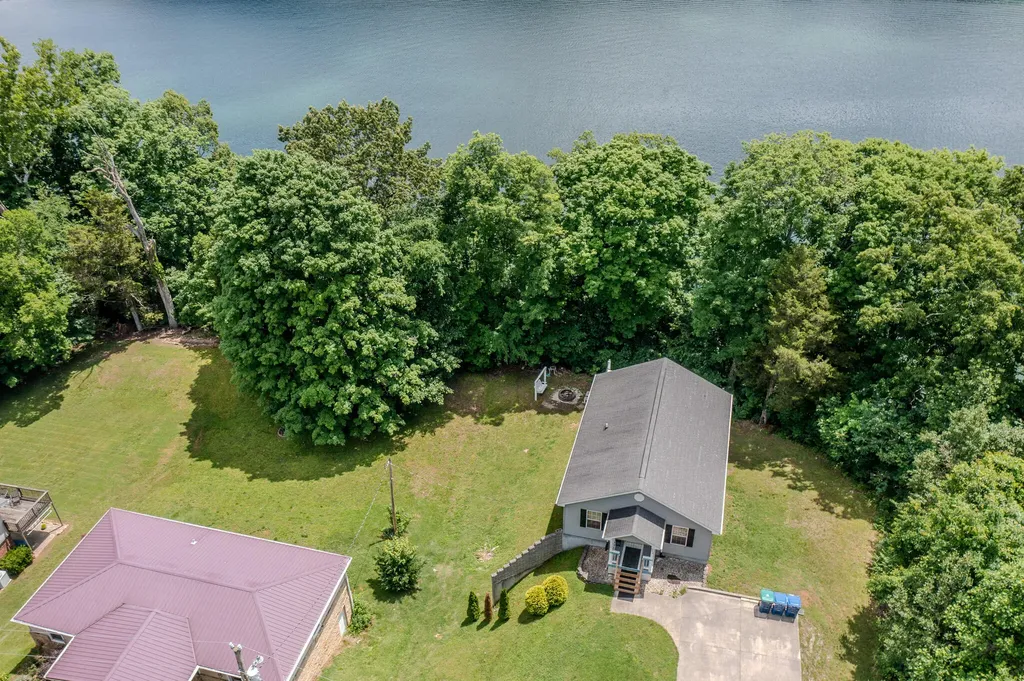 364 Twin Rivers Drive Bronston KY 42518