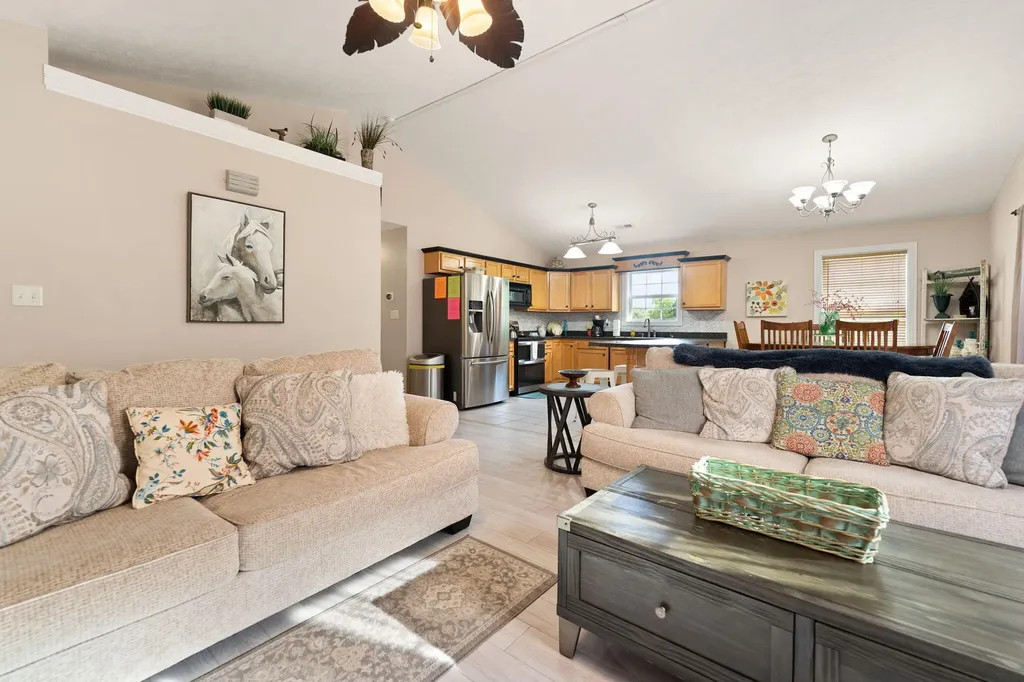 364 Twin Rivers Drive Bronston KY 42518