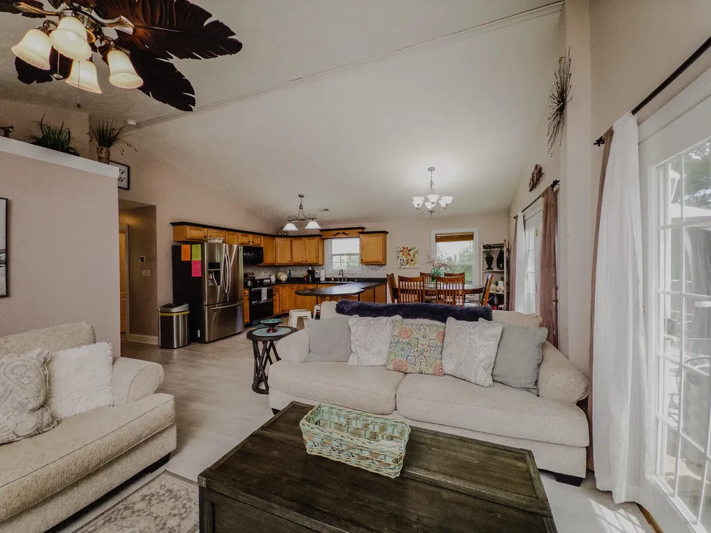 364 Twin Rivers Drive Bronston KY 42518