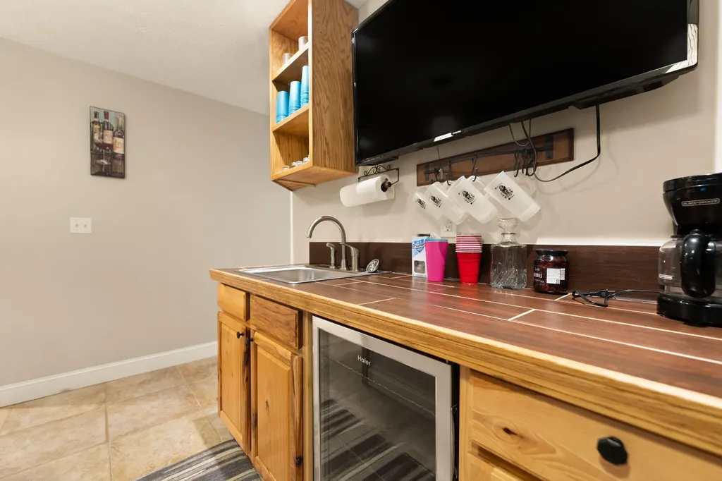 364 Twin Rivers Drive Bronston KY 42518