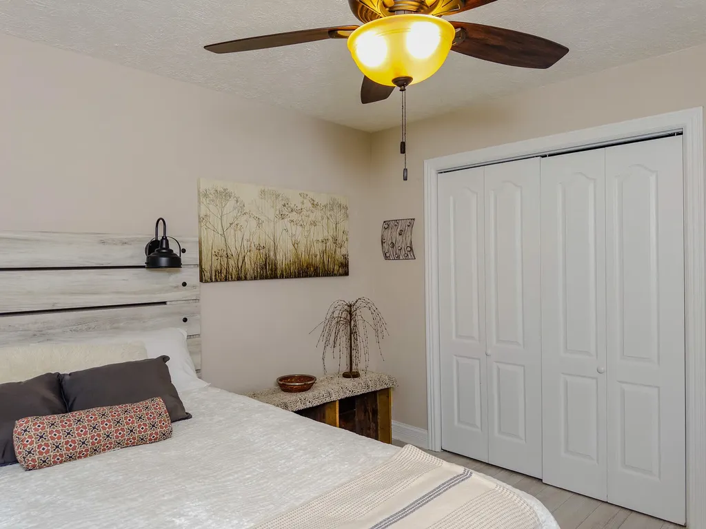 364 Twin Rivers Drive Bronston KY 42518