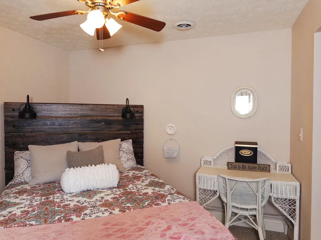 364 Twin Rivers Drive Bronston KY 42518