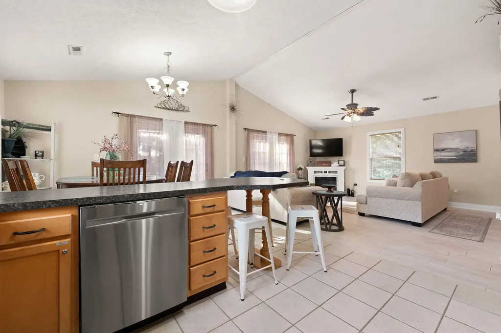364 Twin Rivers Drive Bronston KY 42518