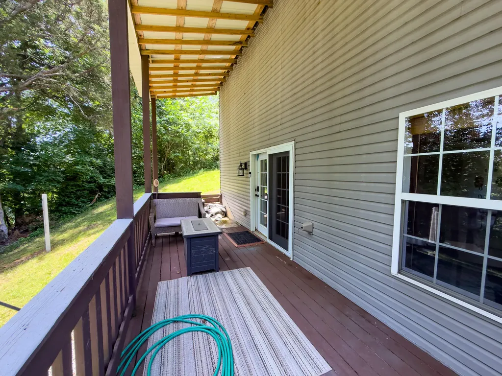 364 Twin Rivers Drive Bronston KY 42518