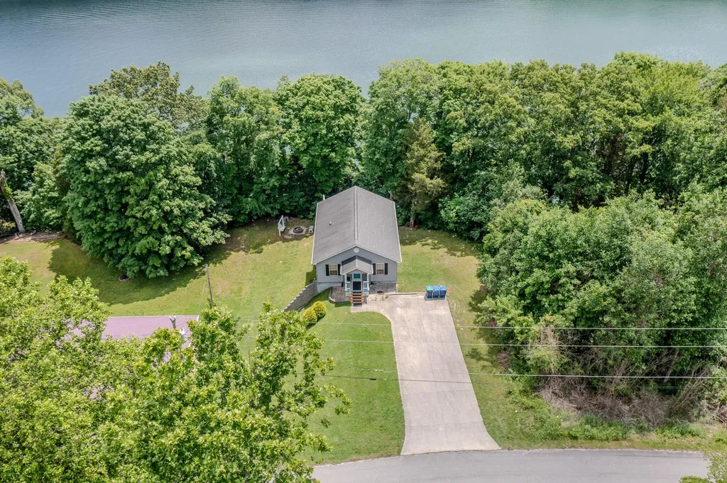 364 Twin Rivers Drive Bronston KY 42518