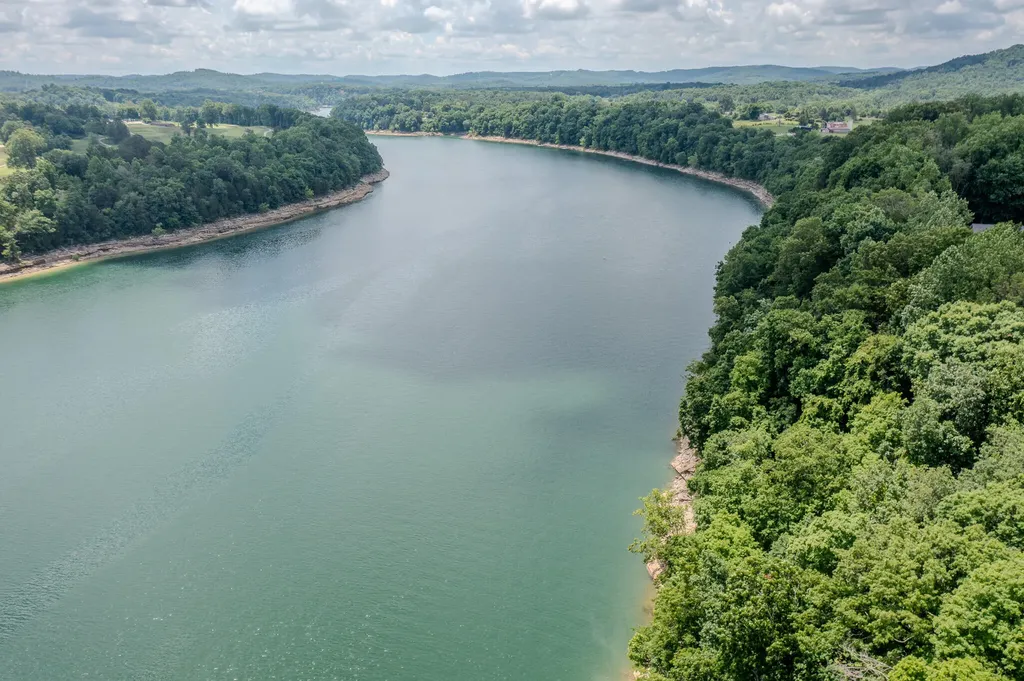 364 Twin Rivers Drive Bronston KY 42518