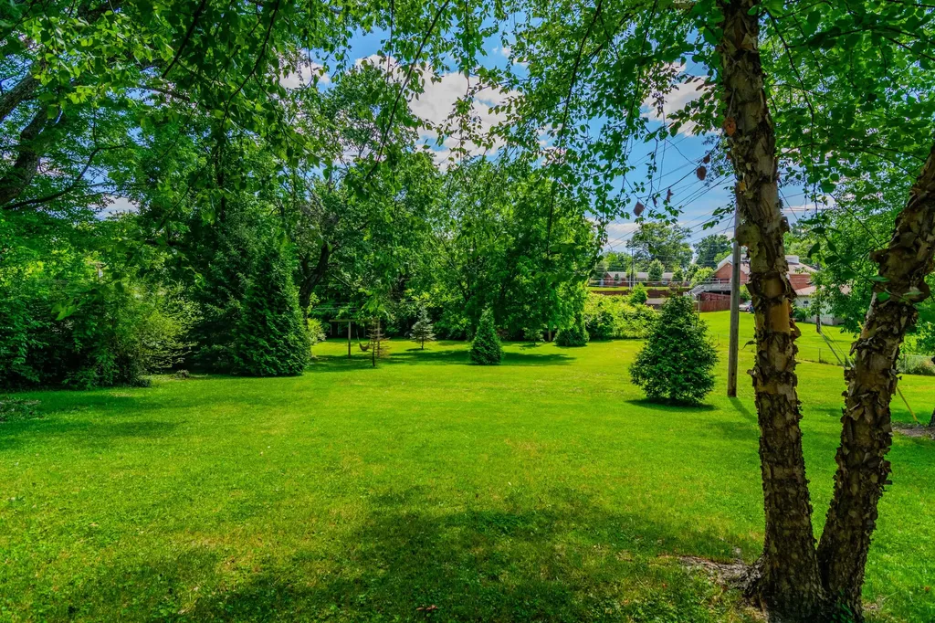 222 Wilson Downing Road Lexington KY 40517