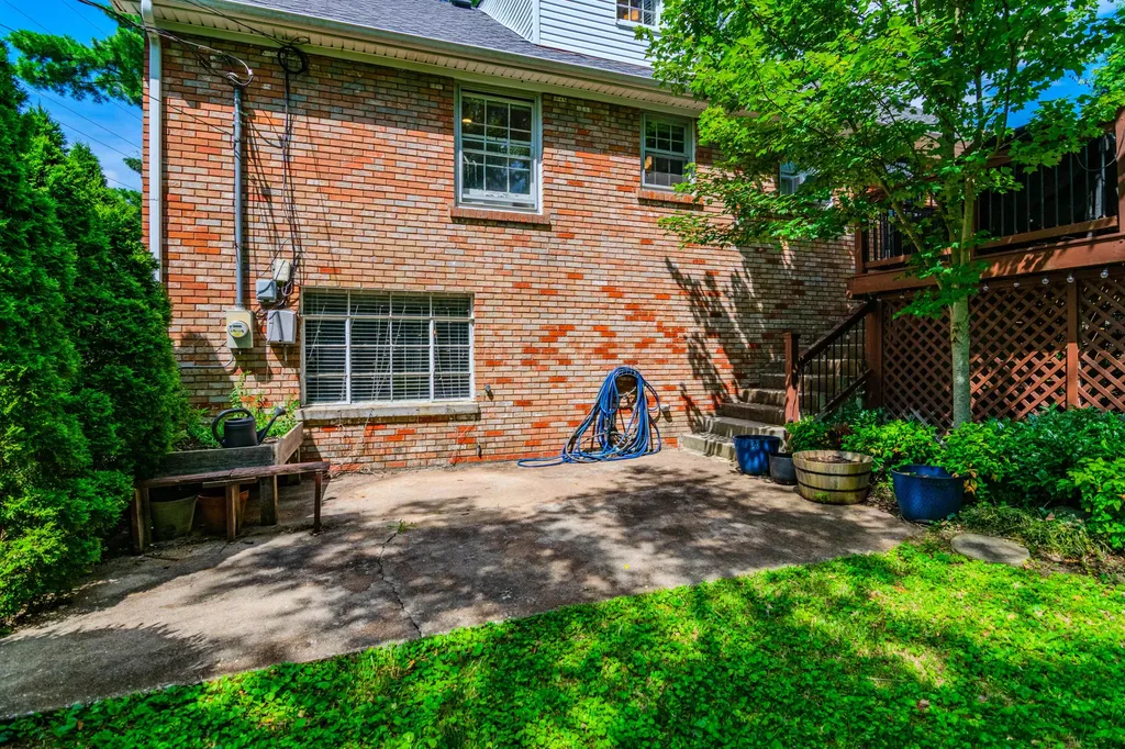 222 Wilson Downing Road Lexington KY 40517