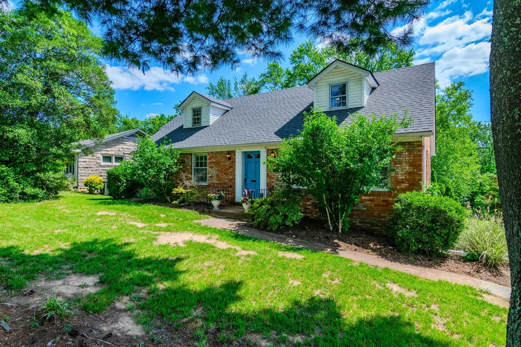 222 Wilson Downing Road Lexington KY 40517