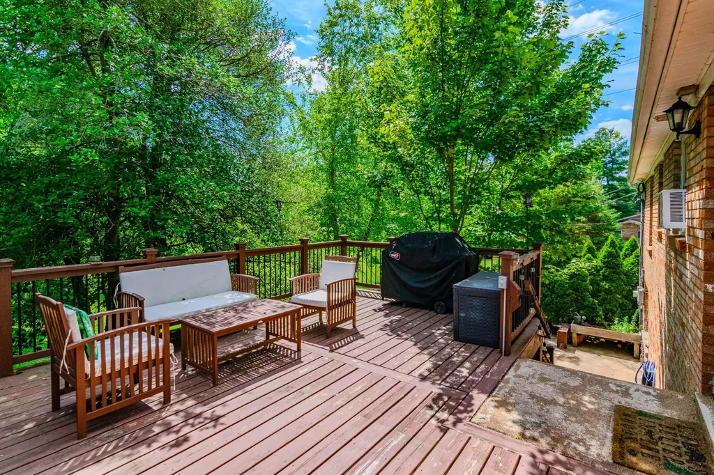 222 Wilson Downing Road Lexington KY 40517