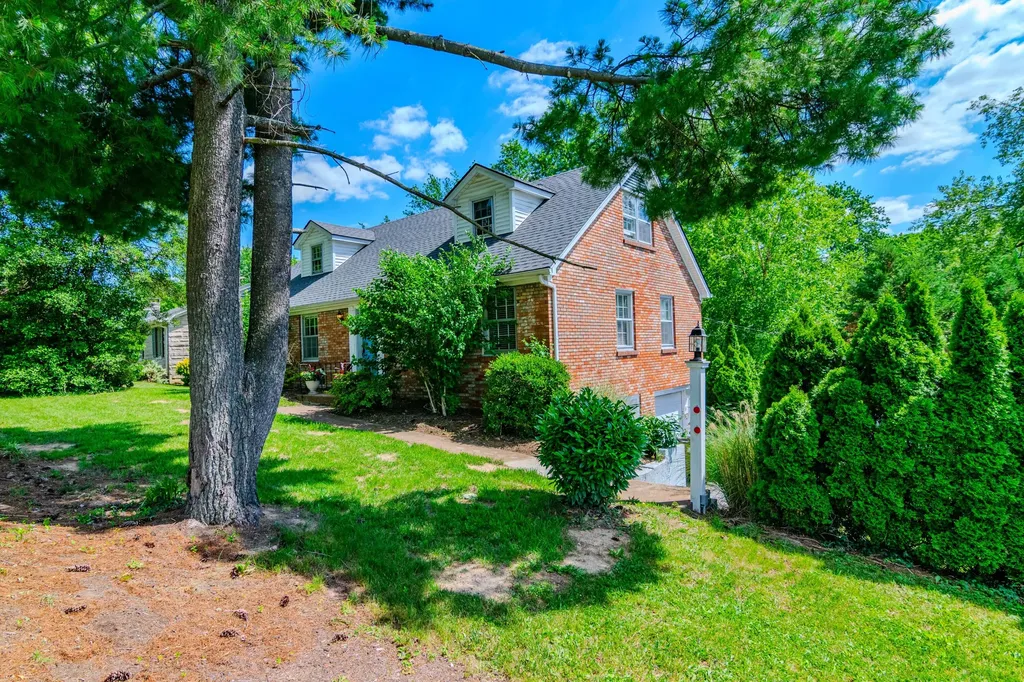 222 Wilson Downing Road Lexington KY 40517