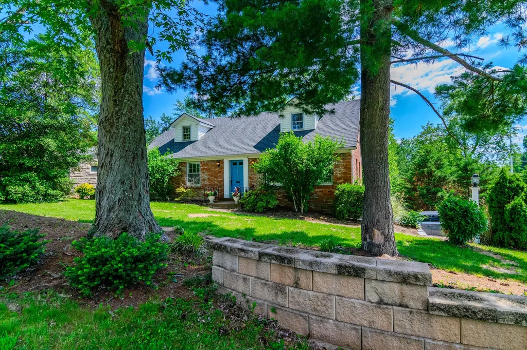 222 Wilson Downing Road Lexington KY 40517