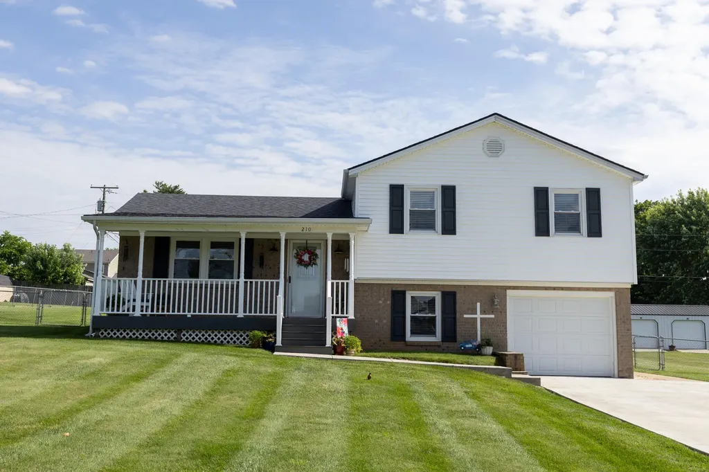 210 Longview Street Harrodsburg KY 40330
