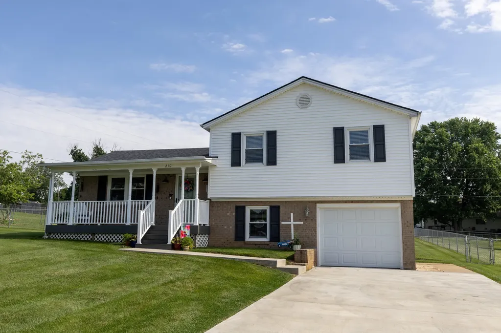 210 Longview Street Harrodsburg KY 40330