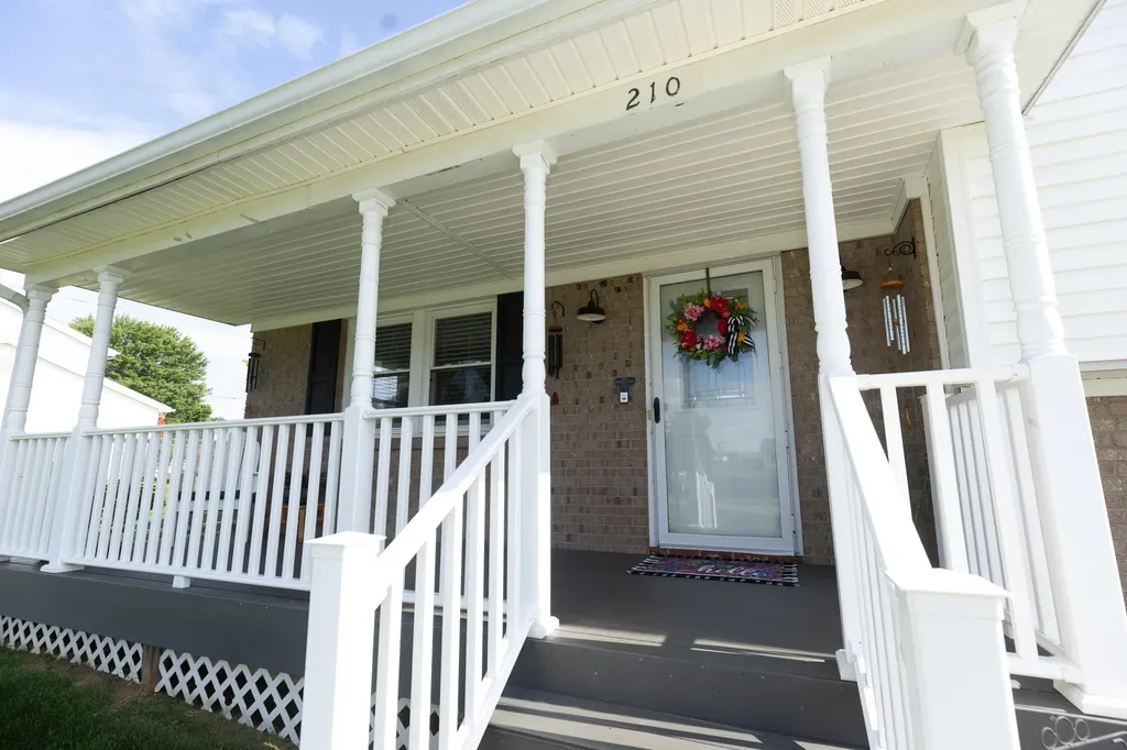 210 Longview Street Harrodsburg KY 40330