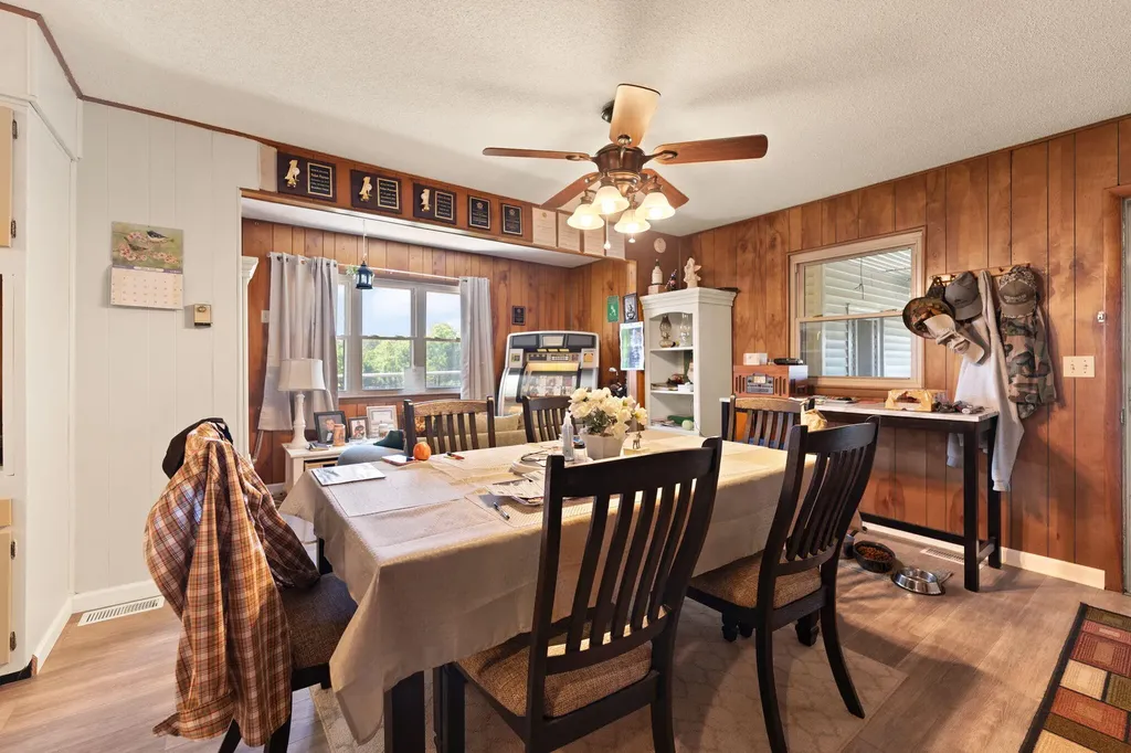 2665 Kentucky 80 Windsor KY 42565