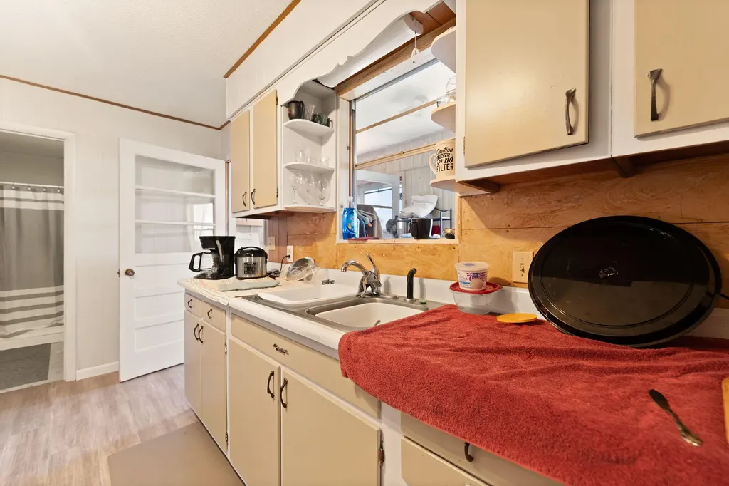2665 Kentucky 80 Windsor KY 42565